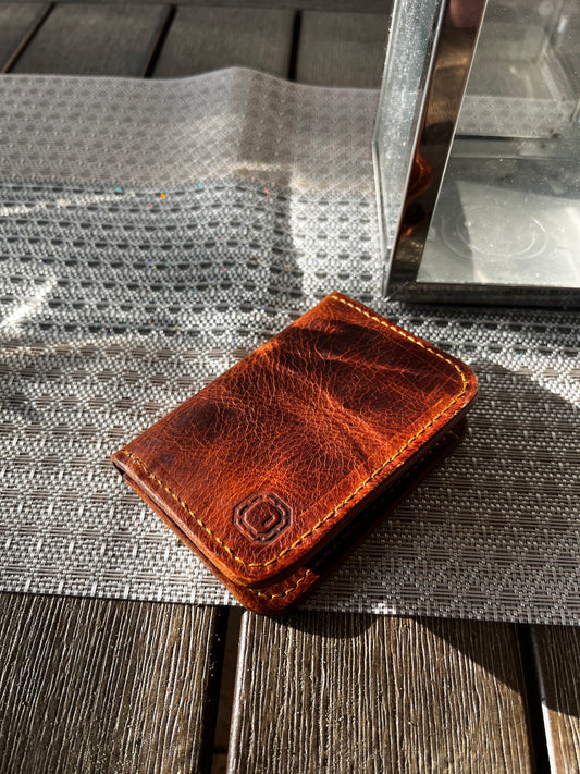 Minimalist Leather Wallet – Full-Grain Veg-Tanned in Cognac